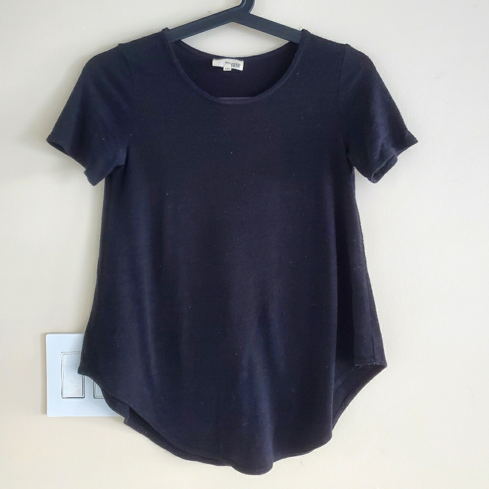 Aritzia t-shirt